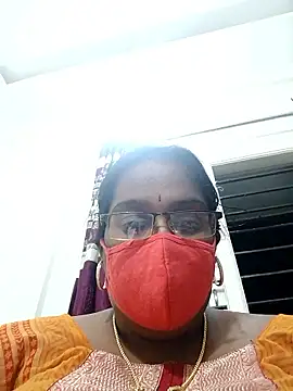 Snapshot of hootypriya chatting on January 7, 2026, 8:14 pm hootypriya online show from January 7, 2026, 8:14 pm