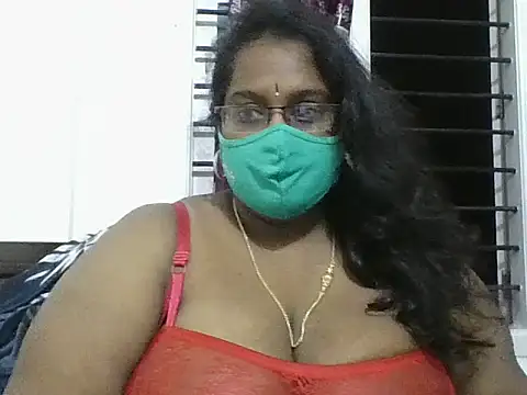 Snapshot of hootypriya chatting on November 25, 2025, 11:59 pm hootypriya online show from November 25, 2025, 11:59 pm