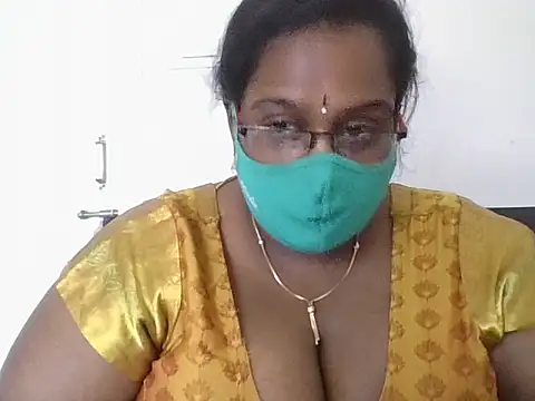 Snapshot of hootypriya chatting on November 15, 2025, 8:07 am hootypriya online show from November 15, 2025, 8:07 am