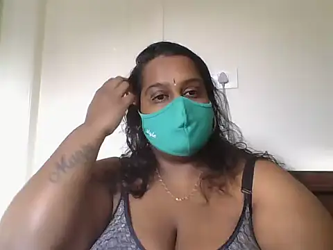 Snapshot of hootypriya chatting on November 6, 2025, 11:14 am hootypriya online show from November 6, 2025, 11:14 am