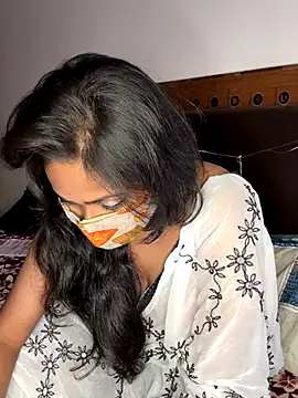 Snapshot of Desiqueen2 chatting on November 7, 2025, 6:12 pm Desiqueen2 online show from November 7, 2025, 6:12 pm