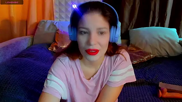 Eva purrr  online show from April 20, 2026, 7:11 am