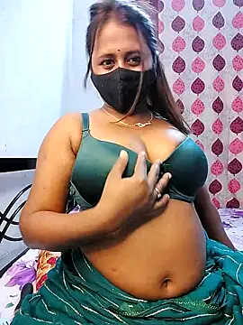 LoveLy-Soneya online show from February 21, 2026, 8:33 pm