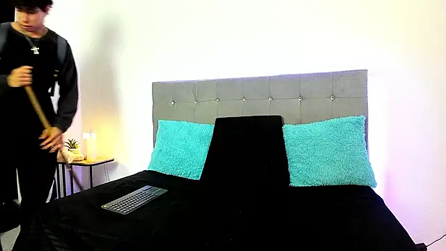 chris evans27 online show from December 13, 2025, 8:04 pm