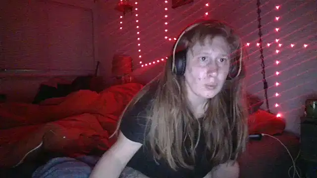 Redriddinghood8 online show from February 4, 2026, 8:09 am