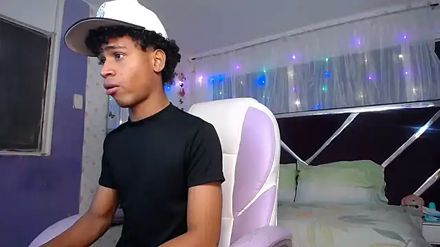 Santy bigcock 01 online show from April 15, 2026, 12:32 pm