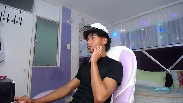 Santy bigcock 01 online show from April 15, 2026, 12:27 am