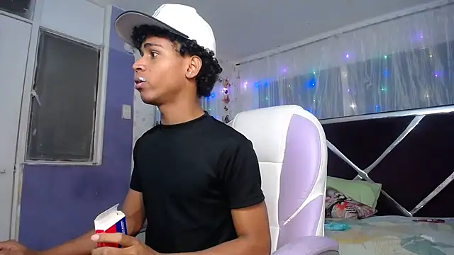 Santy bigcock 01 online show from April 15, 2026, 7:58 pm