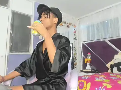 Santy bigcock 01 online show from November 11, 2025, 3:23 am