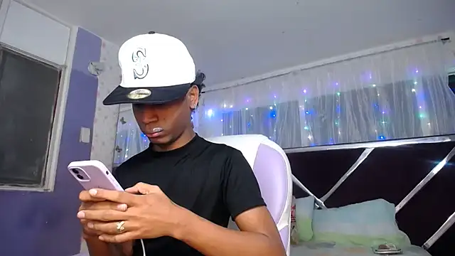 Santy bigcock 01 online show from April 17, 2026, 12:08 pm