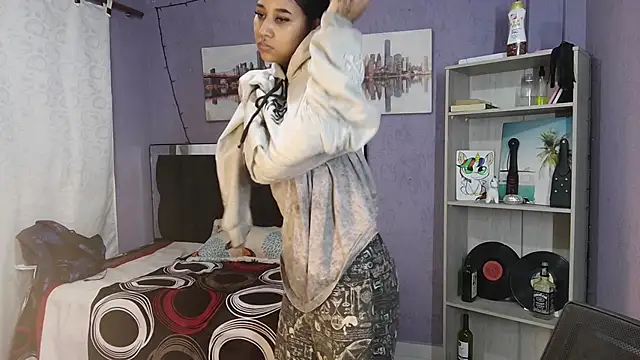 lyam ebony  online show from November 20, 2025, 9:58 pm