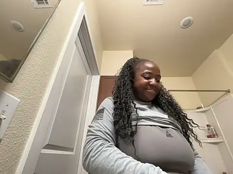 Snapshot of LadyVenomBites chatting on November 9, 2025, 2:04 am LadyVenomBites online show from November 9, 2025, 2:04 am