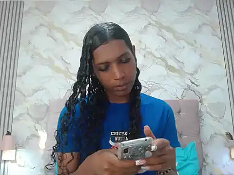 MiaCoock online show from January 7, 2026, 12:43 pm