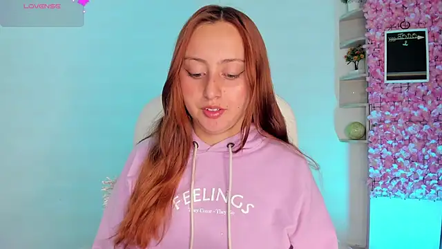 Arianna Gren18 online show from February 3, 2026, 1:16 pm