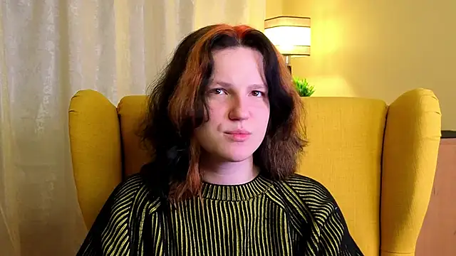 LatinaHuguenin online show from April 12, 2026, 9:07 pm