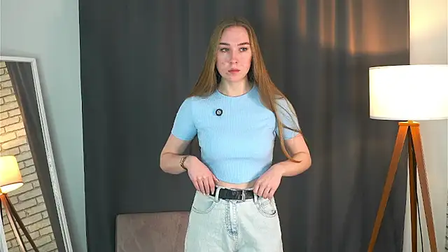 Snapshot of AnnaCarrick chatting on November 18, 2025, 3:54 am AnnaCarrick online show from November 18, 2025, 3:54 am