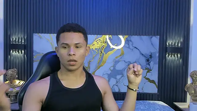 Liams18 online show from April 10, 2026, 3:35 am