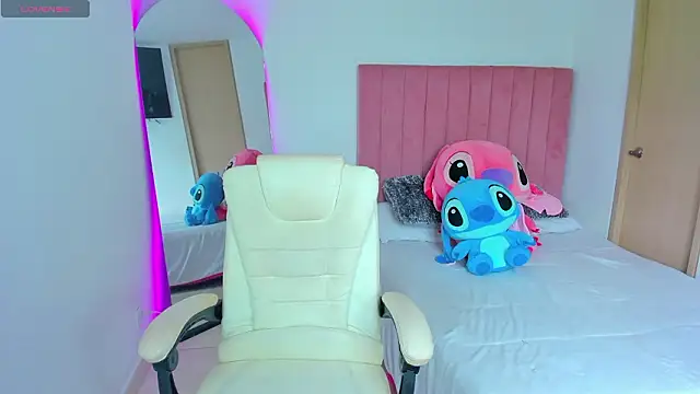 Janettcruz online show from February 24, 2026, 7:26 pm