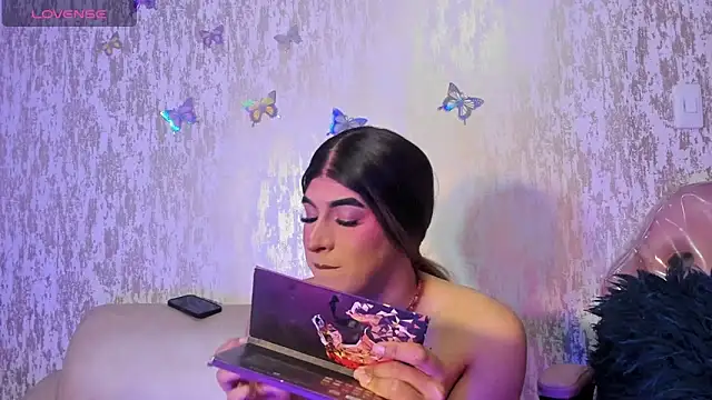 camii raux online show from February 24, 2026, 8:42 pm