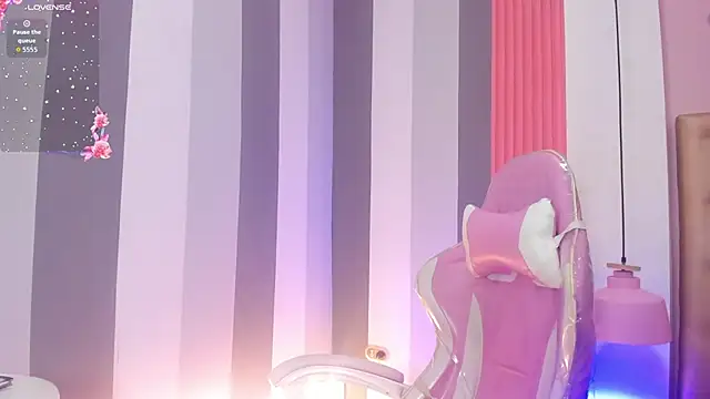 camii raux online show from November 9, 2025, 3:32 am