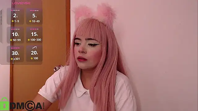 Snapshot of LESLY_EVANS01 chatting on November 8, 2025, 5:00 am LESLY EVANS01 online show from November 8, 2025, 5:00 am