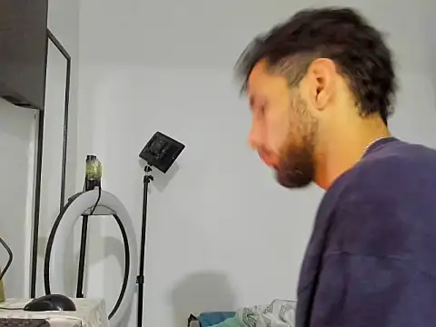 Snapshot of MoneySexMcm chatting on November 5, 2025, 2:36 am MoneySexMcm online show from November 5, 2025, 2:36 am