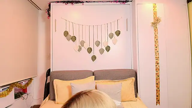 Snapshot of irisrossee_ chatting on January 15, 2026, 3:21 am irisrossee online show from January 15, 2026, 3:21 am