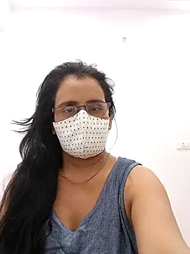 sanjana077 online show from April 21, 2026, 7:26 am