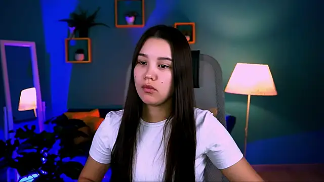 AnnaGarcias  online show from November 12, 2025, 9:02 am