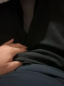 Snapshot of DX-tarotaron chatting on December 19, 2025, 12:29 pm DX-tarotaron online show from December 19, 2025, 12:29 pm