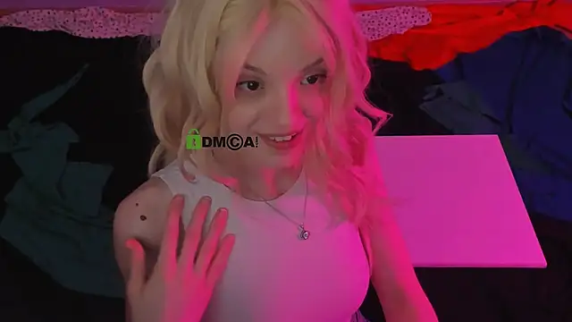 Snapshot of mia_starrr_ chatting on February 13, 2026, 9:04 pm mia starrr online show from February 13, 2026, 9:04 pm