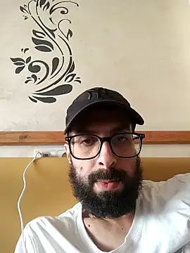 Snapshot of Badikarde chatting on November 5, 2025, 11:57 am Badikarde online show from November 5, 2025, 11:57 am