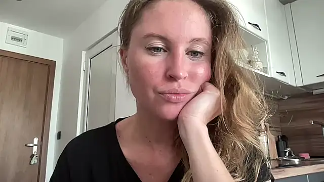 Ameli8 online show from November 13, 2025, 12:31 pm