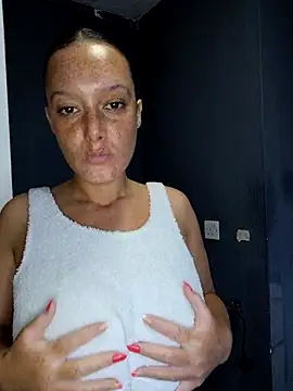 Snapshot of Sinful_Katniss29X chatting on November 16, 2025, 9:36 am Sinful Katniss29X online show from November 16, 2025, 9:36 am