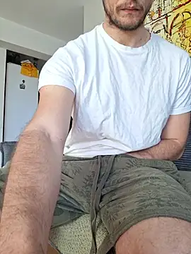 goodboyyyyyy09 online show from November 5, 2025, 1:14 pm