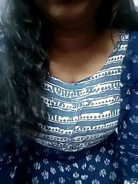 Snapshot of Keerthee_ chatting on November 5, 2025, 1:36 pm Keerthee online show from November 5, 2025, 1:36 pm