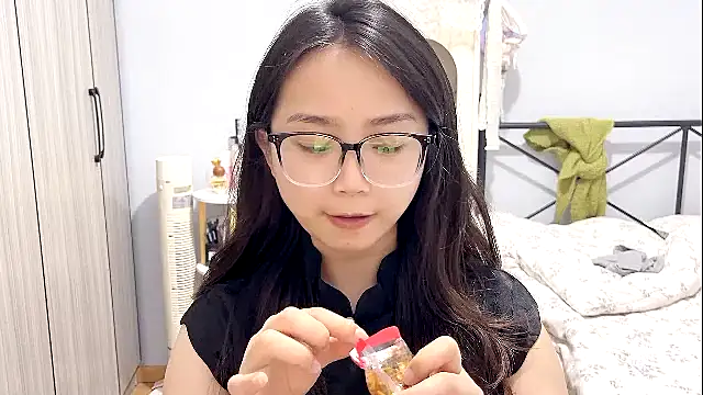 Hmm 0303 online show from April 7, 2026, 4:42 pm