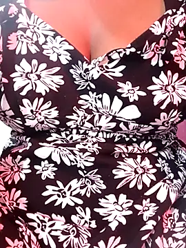 Snapshot of Rihasna chatting on November 6, 2025, 12:31 pm Rihasna online show from November 6, 2025, 12:31 pm