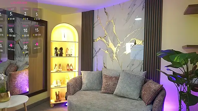 Snapshot of TessaaFox chatting on February 10, 2026, 11:42 am TessaaFox online show from February 10, 2026, 11:42 am