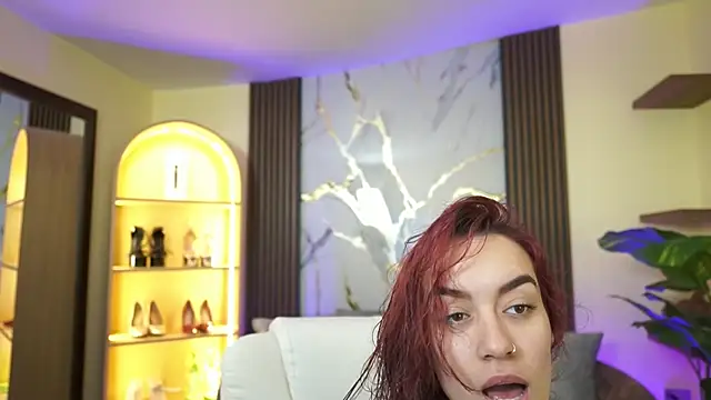 Snapshot of TessaaFox chatting on February 13, 2026, 11:43 am TessaaFox online show from February 13, 2026, 11:43 am