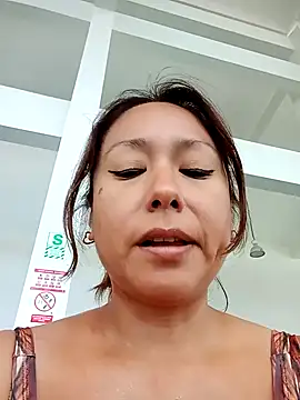 Zulreyna online show from March 19, 2026, 4:51 pm