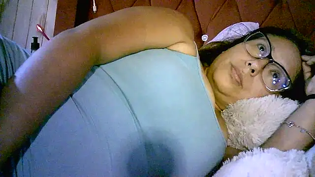 Zulreyna online show from April 7, 2026, 2:35 am