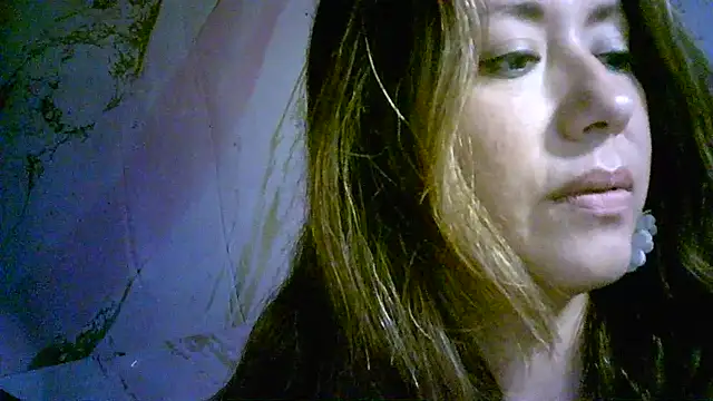 Zulreyna online show from March 10, 2026, 5:00 am