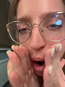 EveLunny online show from February 3, 2026, 3:59 am