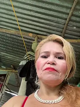 Snapshot of dirty_mother3 chatting on December 21, 2025, 3:14 pm dirty mother3 online show from December 21, 2025, 3:14 pm