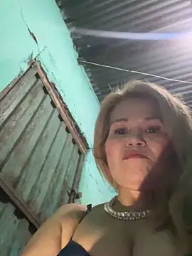 Snapshot of dirty_mother3 chatting on January 6, 2026, 9:35 am dirty mother3 online show from January 6, 2026, 9:35 am