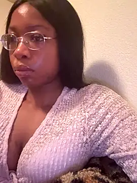 Snapshot of SwissMirelle chatting on November 6, 2025, 8:24 pm SwissMirelle online show from November 6, 2025, 8:24 pm