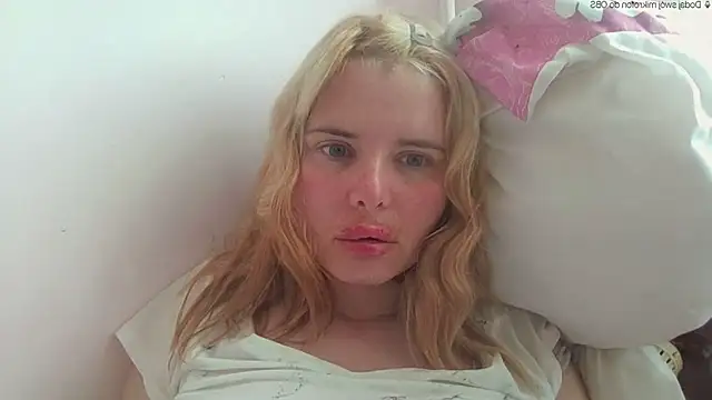 HornyElena online show from May 20, 2026, 2:47 pm
