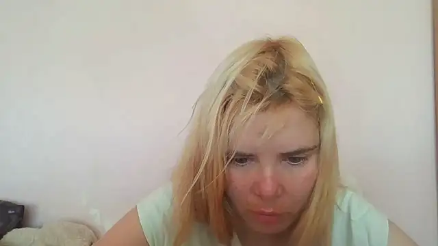 Snapshot of HornyElena chatting on June 27, 2026, 8:09 am HornyElena online show from June 27, 2026, 8:09 am