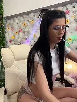 Snapshot of Candy_T33n chatting on December 4, 2025, 4:39 pm Candy T33n online show from December 4, 2025, 4:39 pm